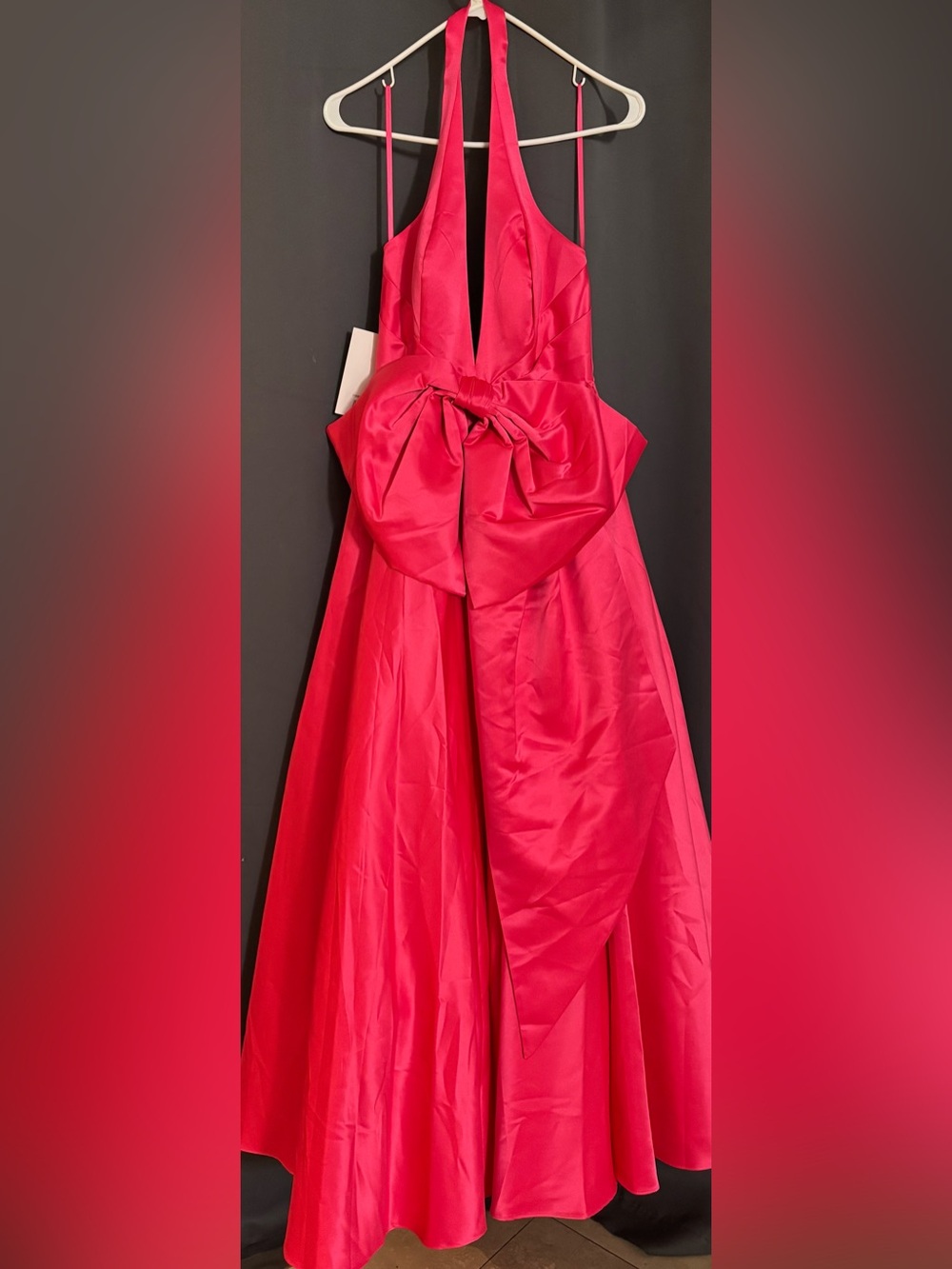 Mac Duggal - Pink Sleeveless Halter Neck Satin Ball Gown With Bow - Size 6 - Picture 4 of 7